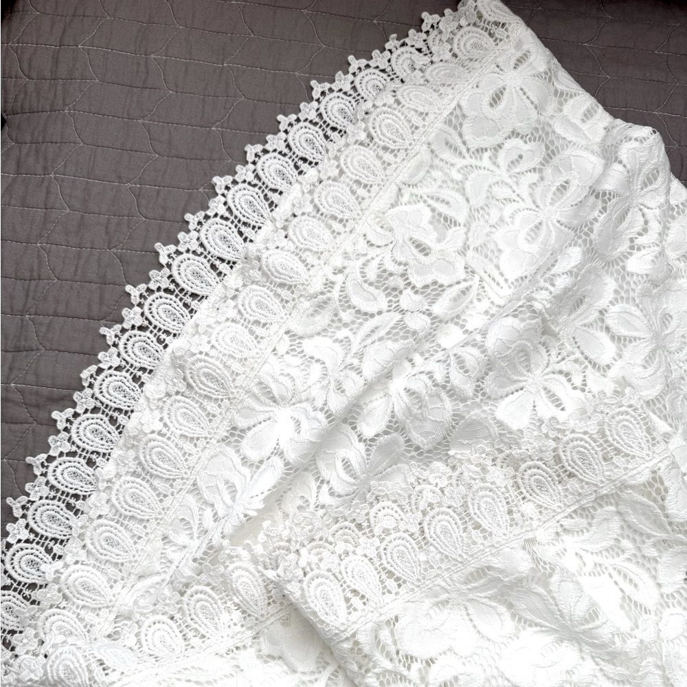 NWT❣️Champagne and Strawberry Eyelet Dress Size Medium - Picture 4 of 8